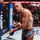 Impressionante! Profissionais reagem ao nocaute de Poatan em Jamahal Hill no UFC 300