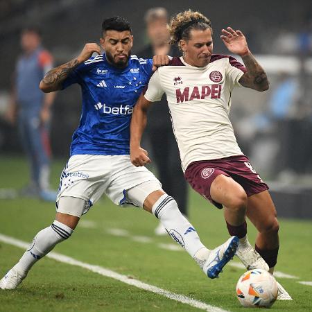 William e Boggio, durante Cruzeiro e Lanús, pela ida da semifinal da Sul-Americana