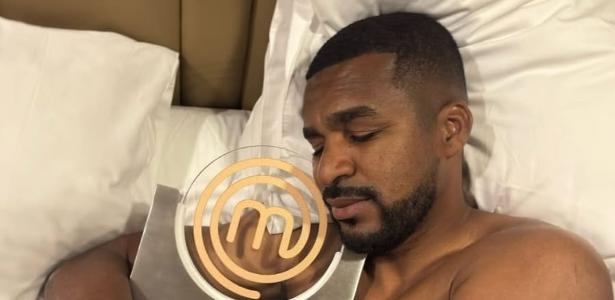 Ex-jogador Frickson Erazo brilha e vence Masterchef Celebridades no Equador