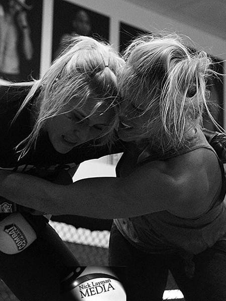 Yana Kunitskaya treina com Holly Holm antes de enfrentar Cris Cyborg - Reprodução/Instagram
