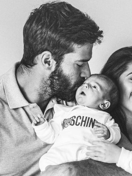 Alisson deixou a concentração durante a Copa América para ver nascimento do filho - Reprodução/Instagram