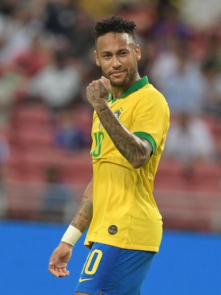 Neymar comemora durante jogo da seleção brasileira contra Senegal - Roslan RAHMAN / AFP