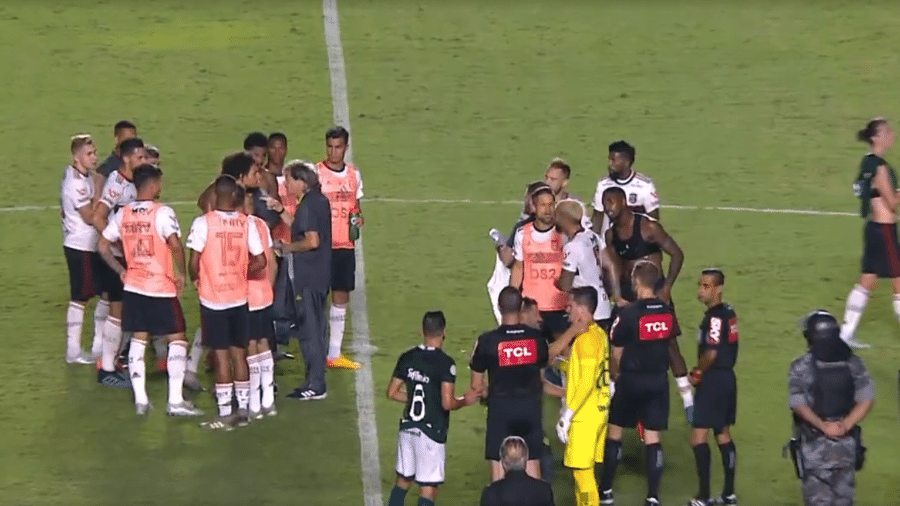 Jorge Jesus, técnico do Flamengo, dá bronca em Arão após empate com o Goiás - Reprodução Premiere