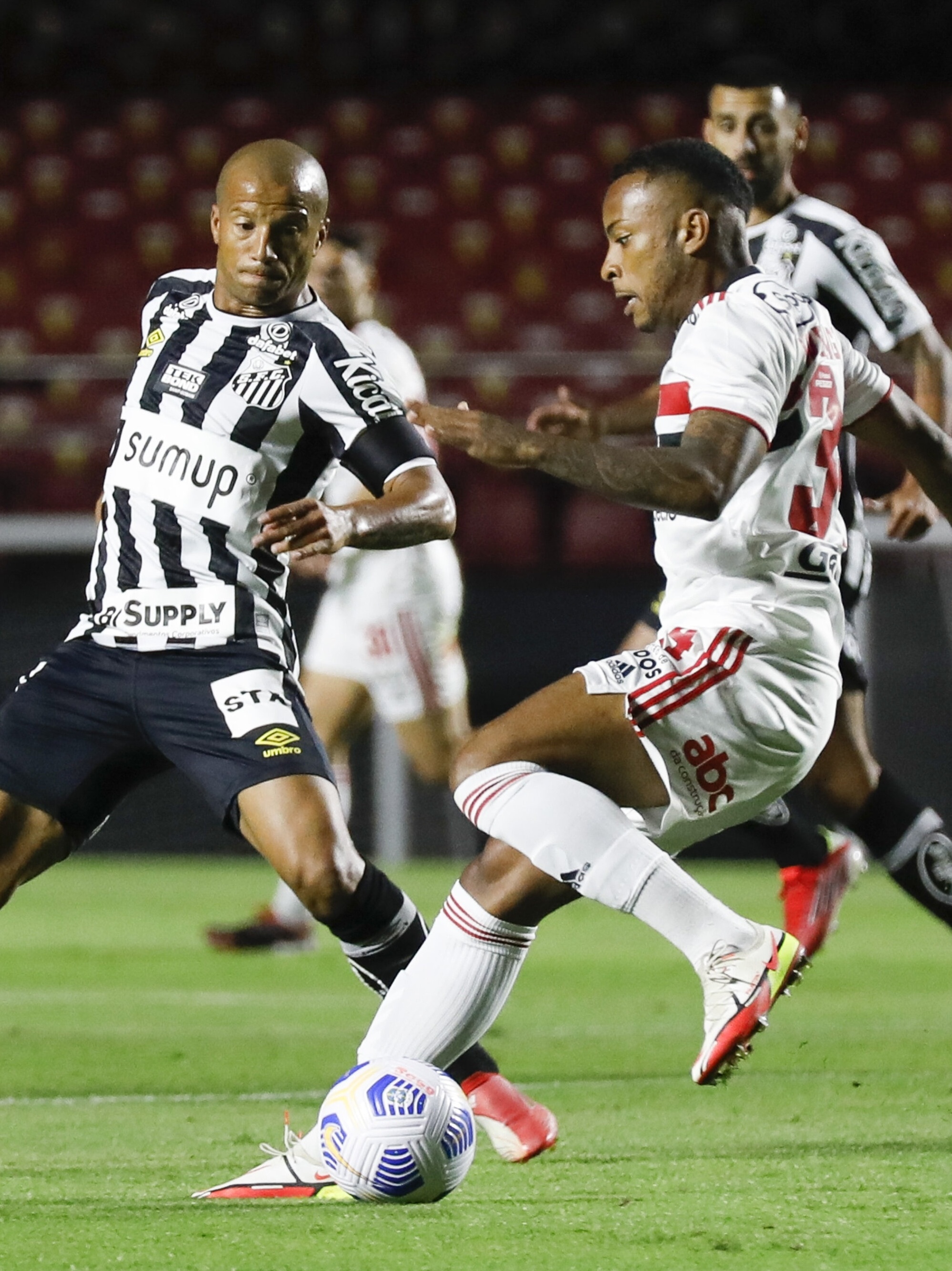 Thaisinha (#10 Santos) during the Campeonato Paulista Feminino football  match between Corinthians x Santos at Parque Sao Jorge in Sao Paulo,  Brazil. Richard Callis/SPP Credit: SPP Sport Press Photo. /Alamy Live News