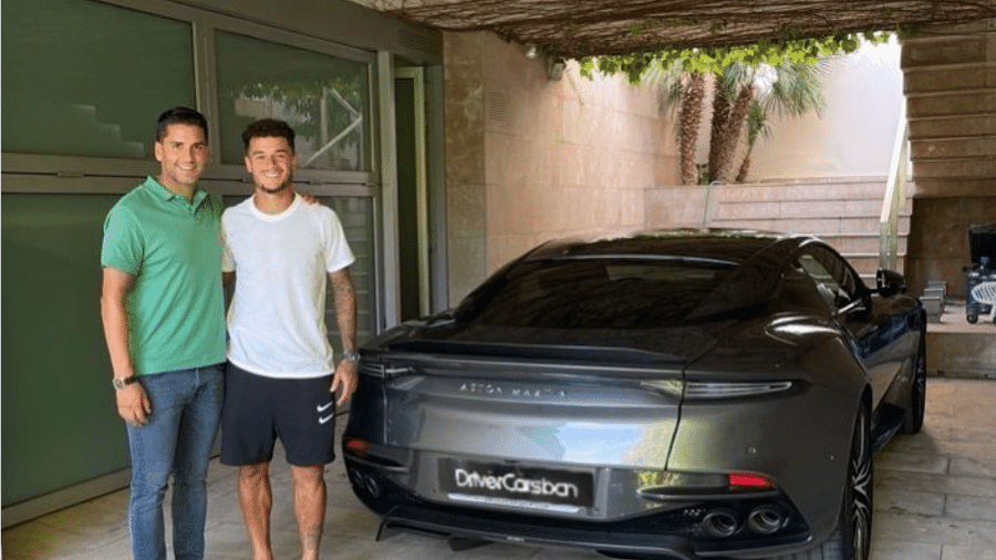 Philippe Coutinho compra Aston Martin do "007" avaliado em R$ 2 milhões  - Instagram