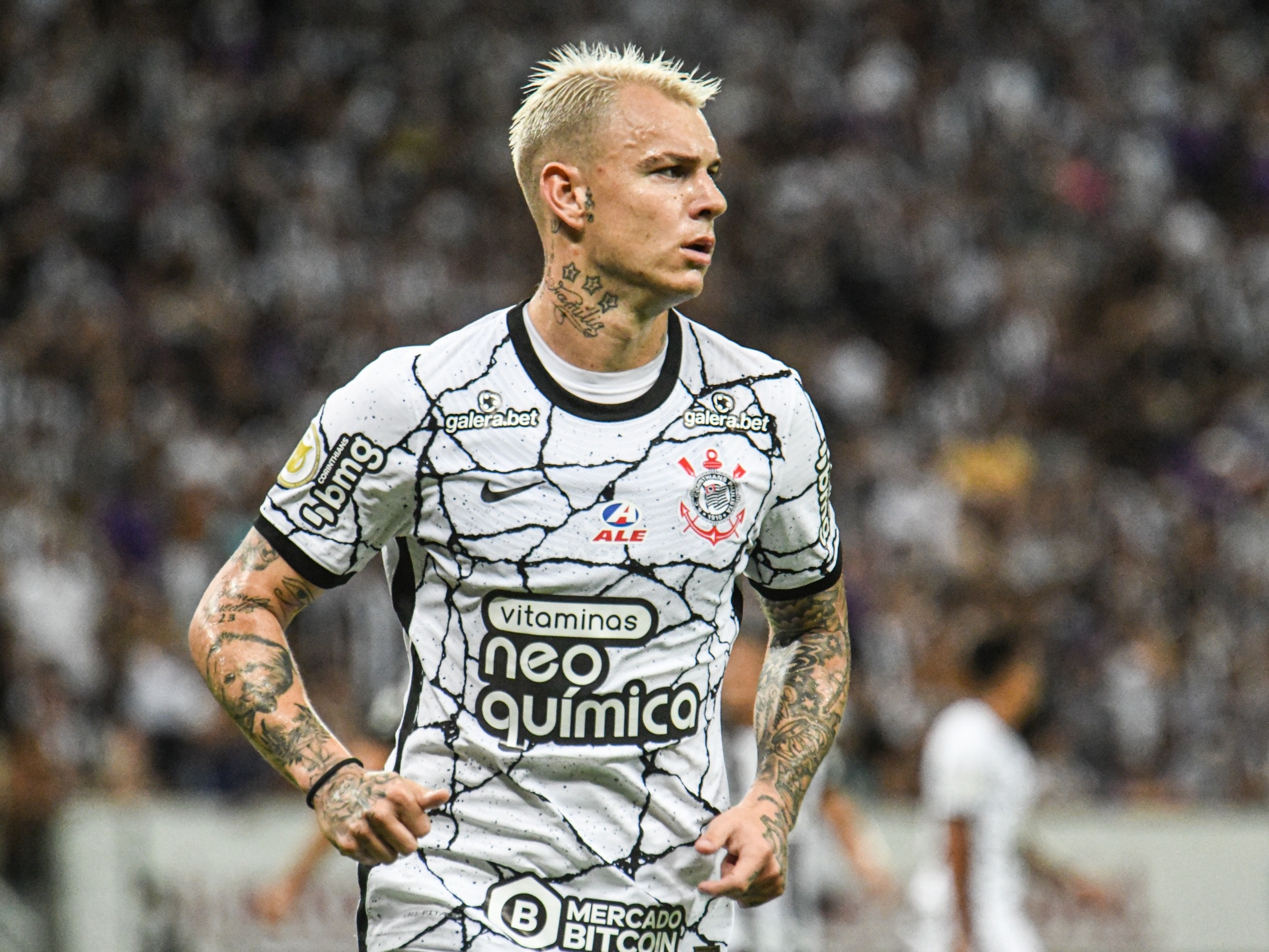 Corinthians supera Red Bull Bragantino no jogo de volta e fica com