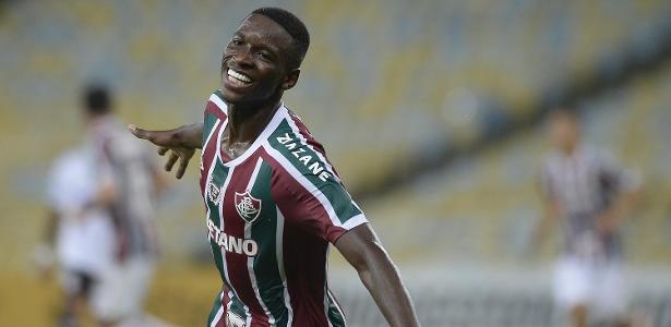 O que faz o Flamengo insistir na contratação de Luiz Henrique, ex-Flu