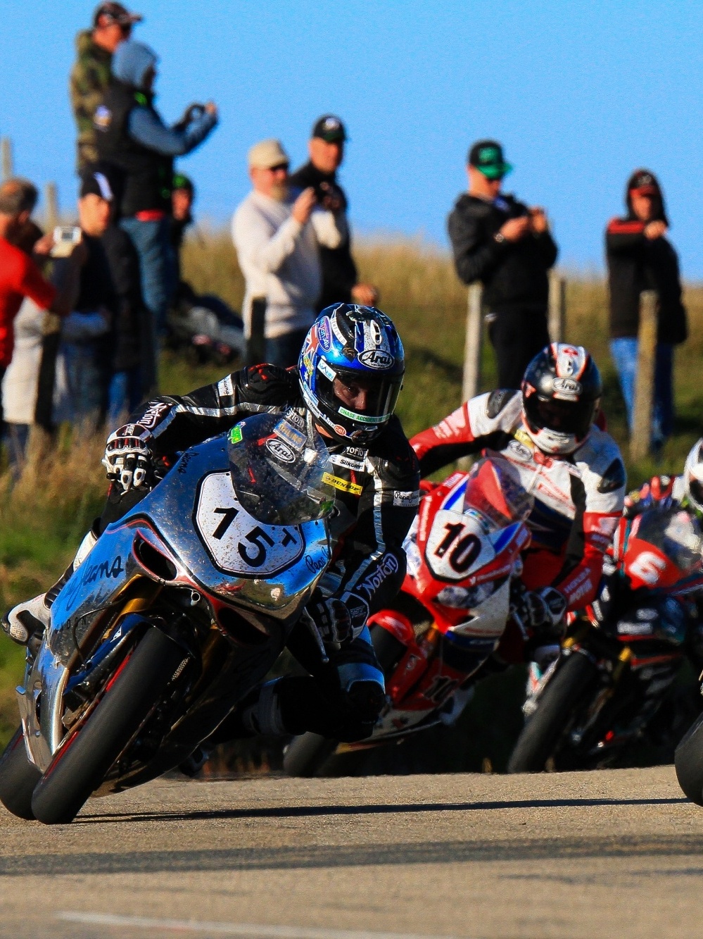 A mais perigosa corrida de motos do mundo:Isle Of Man TT=(video bonus 2012)  