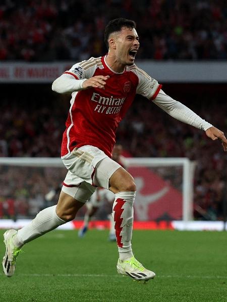 Gabriel Martinelli comemora gol marcado pelo Arsenal contra o City