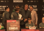 Estrelas do boxe, De La Hoya e Canelo discutem durante coletiva de imprensa