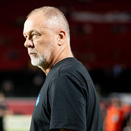 Mano Menezes, técnico do Grêmio, em jogo contra o Vitória, no Barradão, pelo Brasileirão Mano Menezes, técnico do Grêmio, em jogo contra o Vitória, no Barradão, pelo Brasileirão