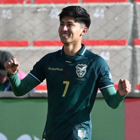 Miguelito comemora gol marcado pela Bolívia contra o Chile nas Eliminatórias - AIZAR RALDES/AFP