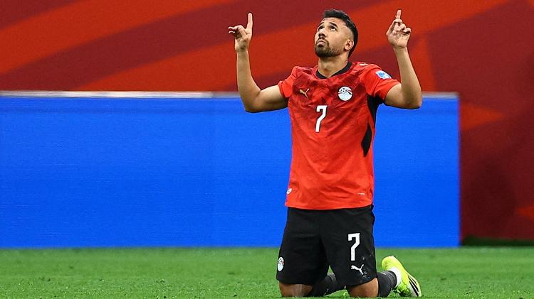 Trezeguet, do Egito, comemora gol contra a Nova Zelândia na Copa do Mundo