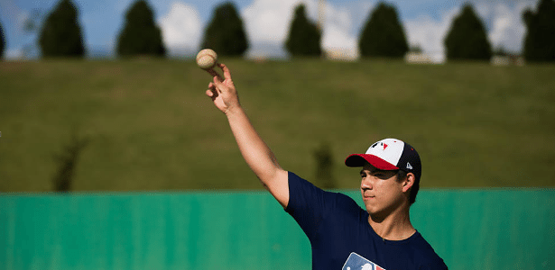 Jovens brasileiros sonham em chegar à maior liga de beisebol do