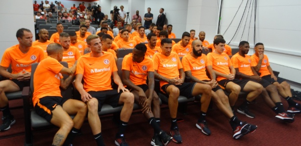 Jogadores do Inter em apresentação do grupo no Beira-Rio para temporada 2019 - Marinho Saldanha/UOL