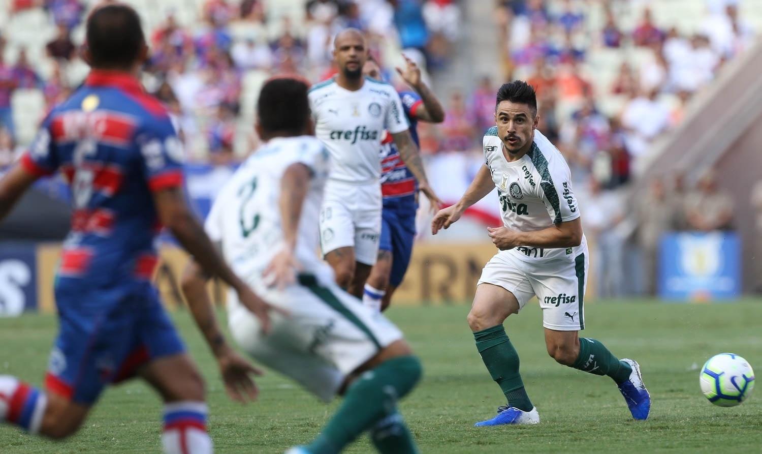 Autor do gol da vitória, Willian enaltece confiança do elenco após se recuperar de lesão