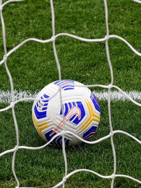 Bola de futebol dentro do gol - Andrea Staccioli/Insidefoto/LightRocket via Getty Images