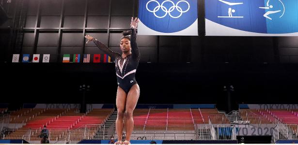 Simone Biles leaves competition for teams in women’s gymnastics