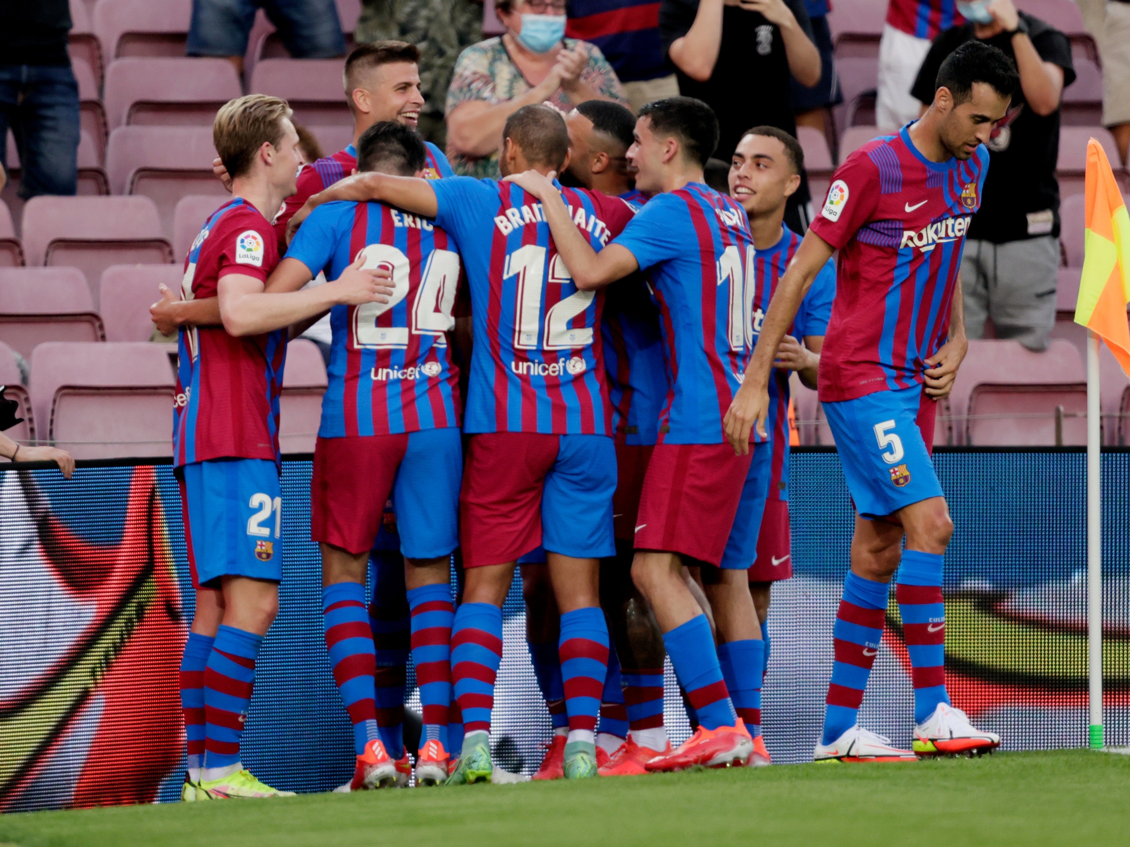 Barcelona x Ferencváros  Onde assistir, prováveis escalações, horário e  local; o 'recomeço' do Barça na Champions