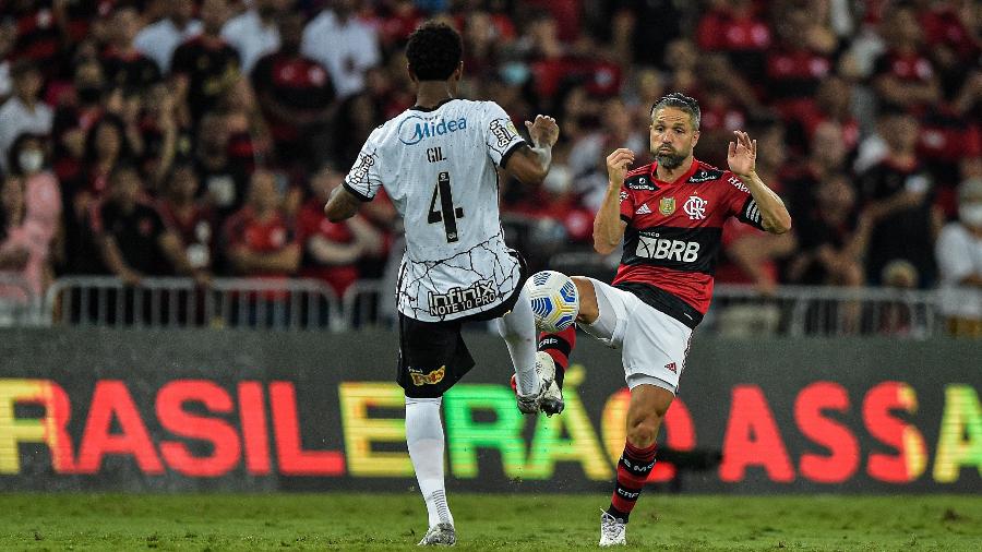 Corinthians e Flamengo se enfrentam neste domingo (10), na Neo Química Arena - Thiago Ribeiro/AGIF