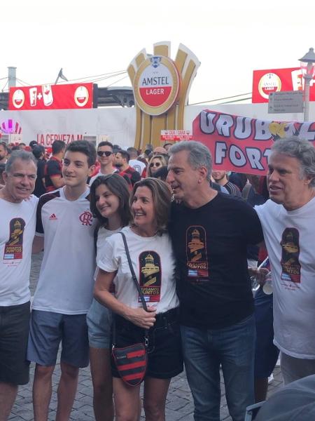 Landim na Embajada Del Hincha, fun fest da Conmebol, com dirigentes, esposa e filhos - Foto: Bruno Braz/UOL