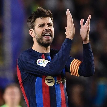 Piqué orienta jogadores durante Barcelona x Almería, jogo do Campeonato Espanhol - Josep LAGO / AFP