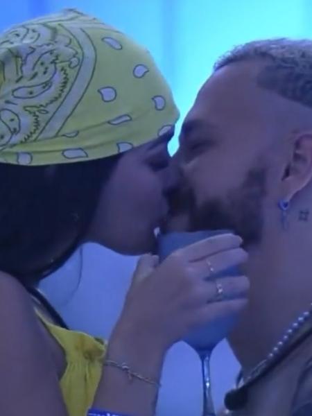 Fred e Larissa trocaram beijos na festa de ontem do BBB - Reprodução/BBB