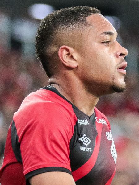 Vitor Roque, atacante do Athletico, em partida do Campeonato Paranaense. - Robson Mafra/Robson Mafra/AGIF