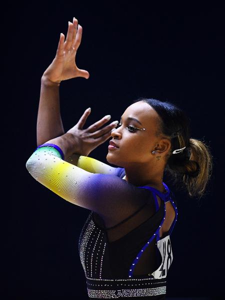 Rebeca Andrade durante apresentação no solo no Mundial de ginástica artística em Liverpool