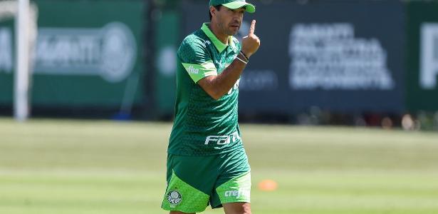 Abel realiza treino tático no Palmeiras visando quartas de final contra Ponte Preta