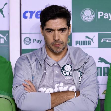 Abel Ferreira, técnico do Palmeiras, durante jogo contra o Vitória, pelo Brasileirão