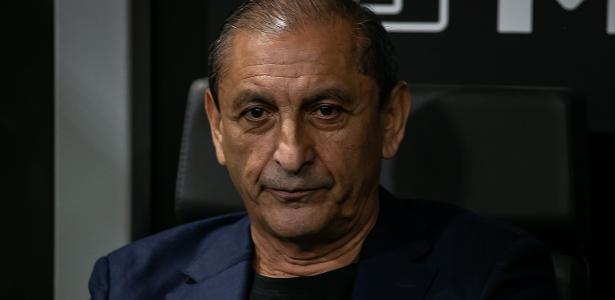 Corinthians: Ramón enfrenta obstáculos com suspensão e maratona de jogos.