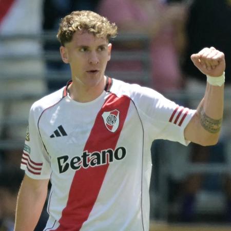 Colidio comemora gol marcado pelo River Plate contra o Urawa Reds no Mundial Colidio comemora gol marcado pelo River Plate contra o Urawa Reds no Mundial