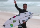 Filipe Toledo ganha 10 com dois aéreos na mesma onda e avança às quartas - WSL / Divulgação