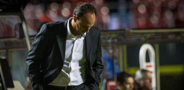 Rogério Ceni viu o São Paulo ser eliminado pela terceira vez no ano - Ronny Santos/Folhapress