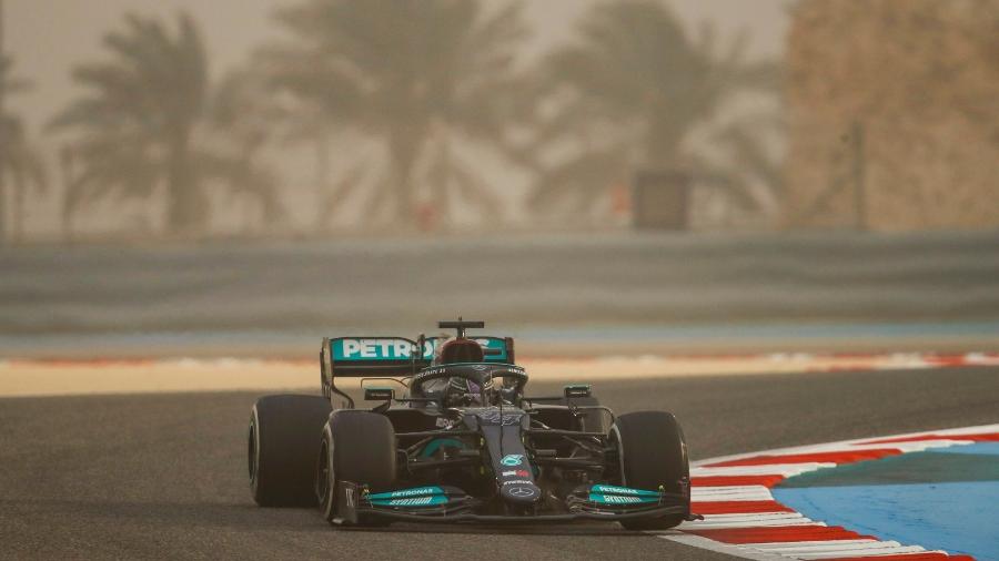 Lewis Hamilton, da Mercedes, durante teste da pré-temporada, no Bahrein - LAT Images/Mercedes