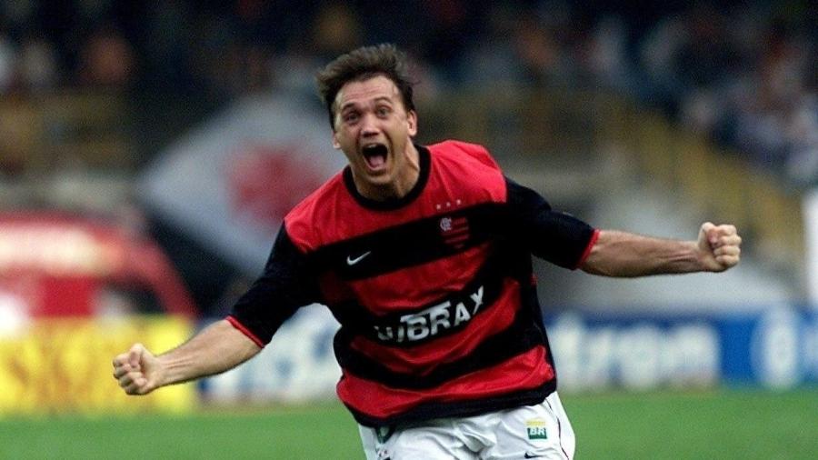 Petkovic fez gol de falta que garantiu título carioca de 2001 ao Flamengo na final contra o Vasco - Ana Carolina Fernandes/Folhapress