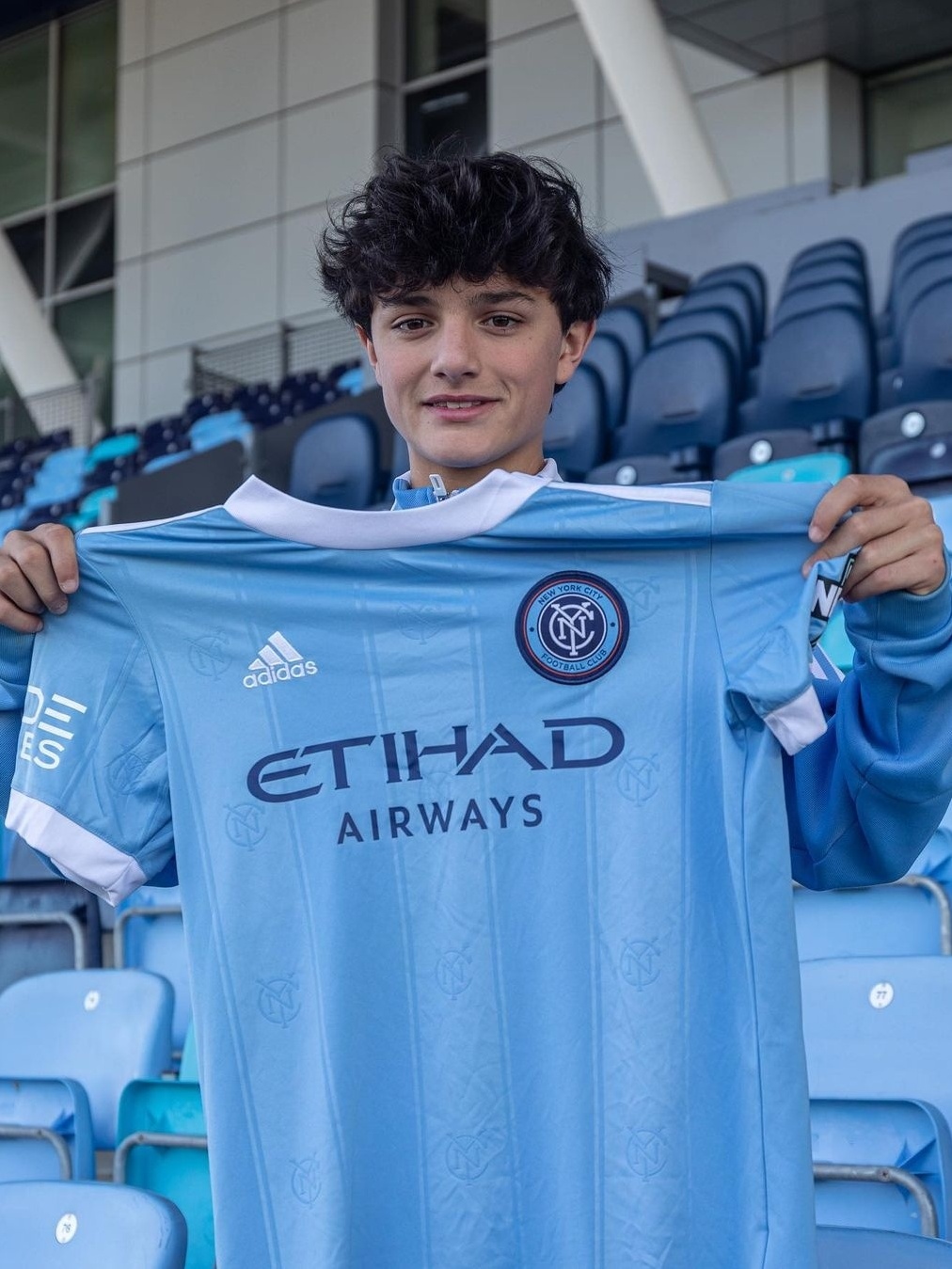 Jogador de 14 anos se torna o mais jovem a assinar contrato profissional na  MLS