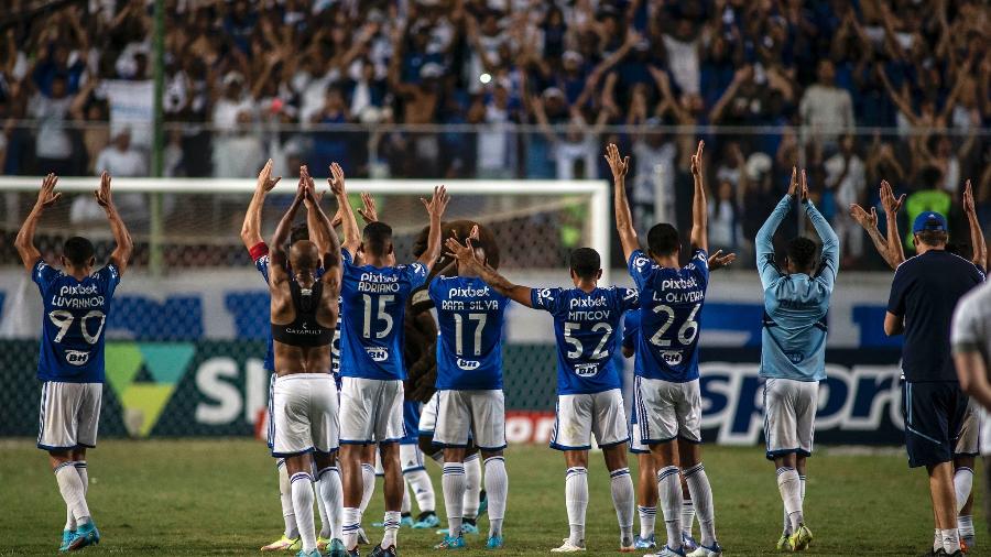 Cruzeiro agradece torcida após vitória diante do Grêmio - Staff Images