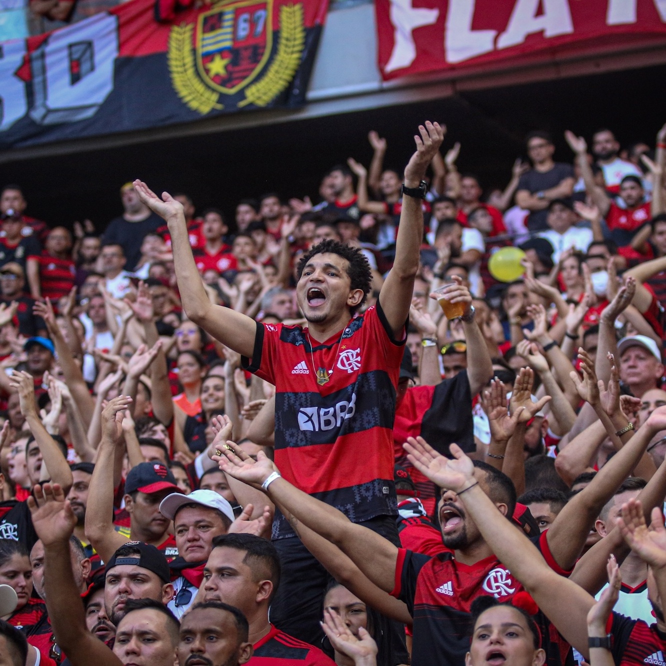 Torcedores do Flamengo criticam promessa da base que saiu do clube