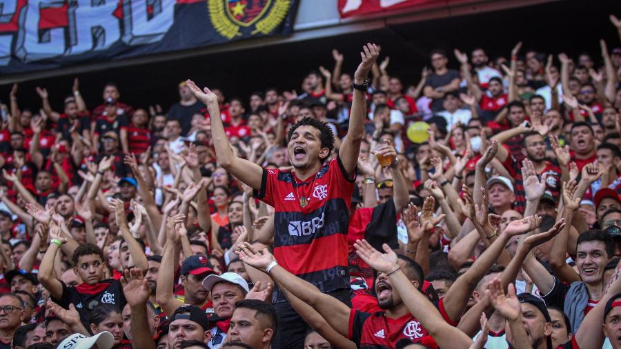 Torcida do Flamengo durante partida contra o Ceará na Arena Castelão pelo Campeonato Brasileiro 2022 - Lucas Emanuel/AGIF