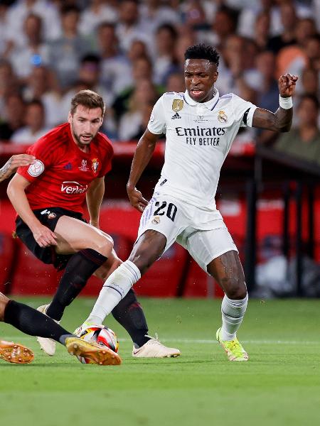 Vinicius Junior, do Real Madrid, em ação pela final da Copa do Rei, contra o Osasuna - Manuel Berengui/Getty