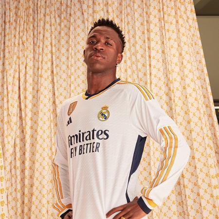 Vini Jr. é modelo em divulgação de novo uniforme do Real Madrid