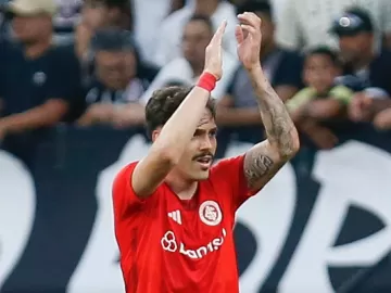 Inter vence Corinthians na despedida de Fábio Santos e garante vaga na Sula