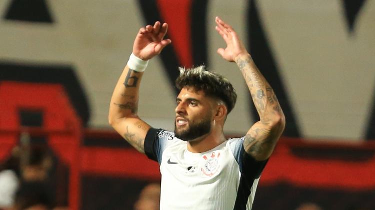 Yuri Alberto balançou as redes para o Corinthians no duelo contra o Atlético-GO