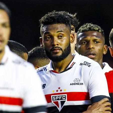 Sabino foi titular em São Paulo x Atlético-GO