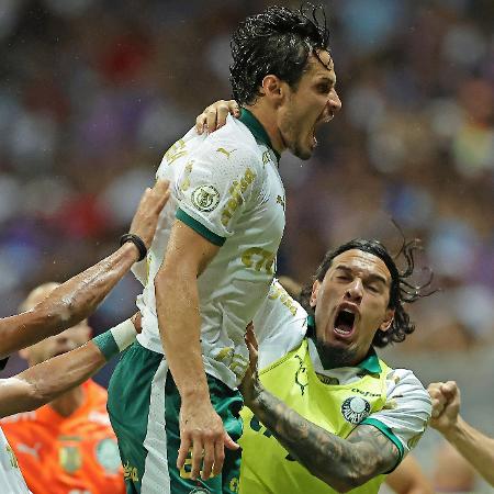 Raphael Veiga marcou na vitória do Palmeiras contra o Bahia pelo Brasileirão