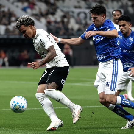 Kaio César, do Corinthians, durante partida contra o Cruzeiro, pelo Brasileirão Kaio César, do Corinthians, durante partida contra o Cruzeiro, pelo Brasileirão