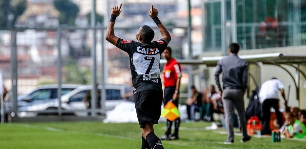 Robinho comemora o gol que deu a vitória ao Atlético-MG contra o América-MG - Bruno Cantini/Clube Atlético Mineiro