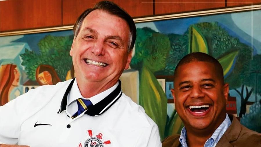 O encontro entre o presidente Jair Bolsonaro (sem partido) e o ex-jogador Marcelinho Carioca aconteceu na semana passada, em Brasília - reprodução/Instagram/Marcelinho Carioca